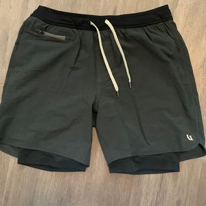 Vuori Men's Athletic Shorts - Black and Gray